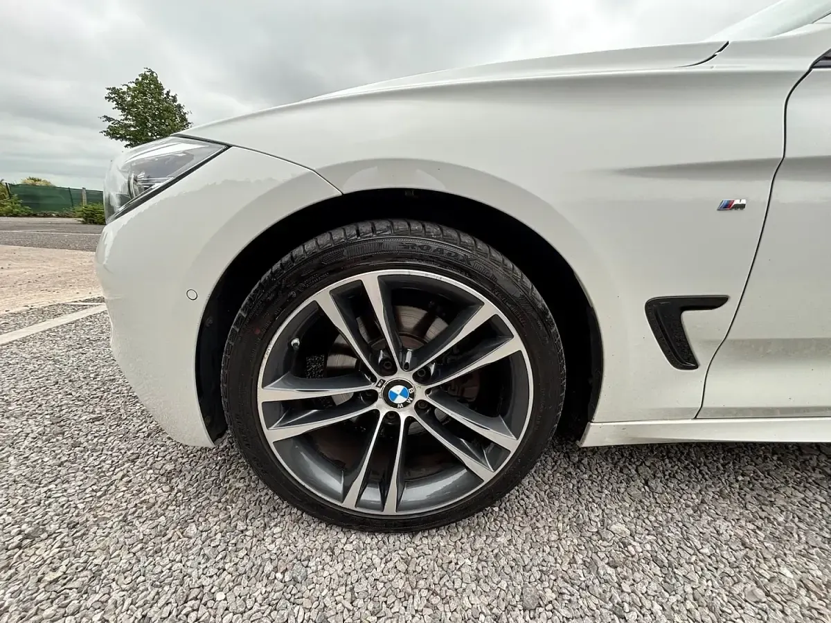 Used BMW 330 M Sport 2017 White Hatchback