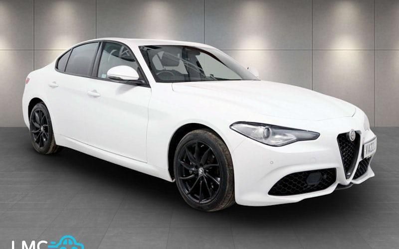 Used Alfa Romeo Giulia Sprint 280 HP (205 kW) 2021 White Sedan