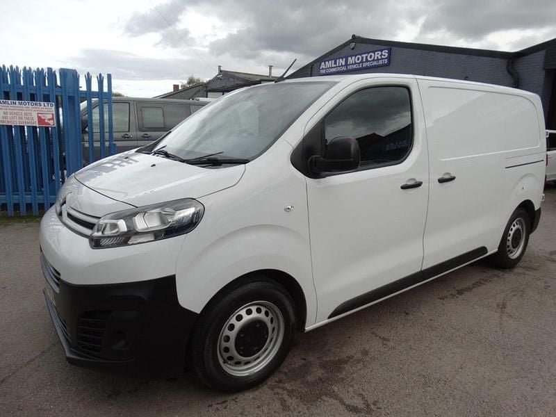 White Used 2022 Citroën Dispatch MPV | £10,999 (Good price) - Image 1/4