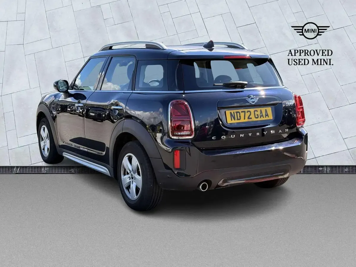 Używany Mini Cooper Countryman Classic 134 KM (98 kW) 2022 Czarny SUV