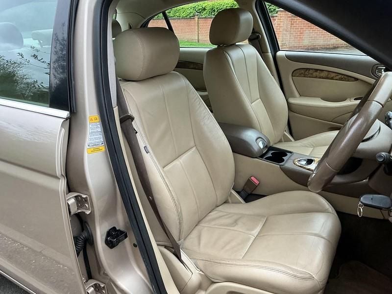 Begagnad Jaguar S-Type SE 207 HK (152 kW) 2004 Beige Sedan