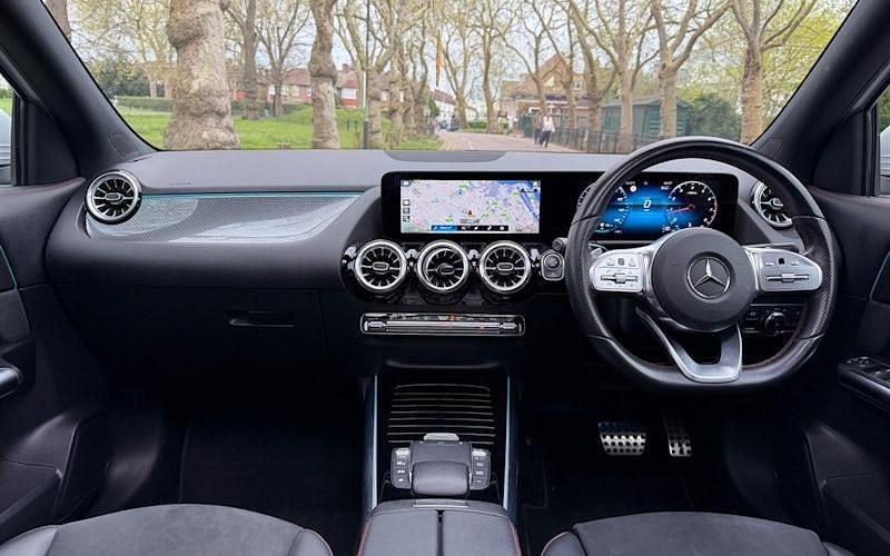 Used Mercedes GLA180 AMG Line Premium Plus 136 HP (100 kW) 2022 White SUV