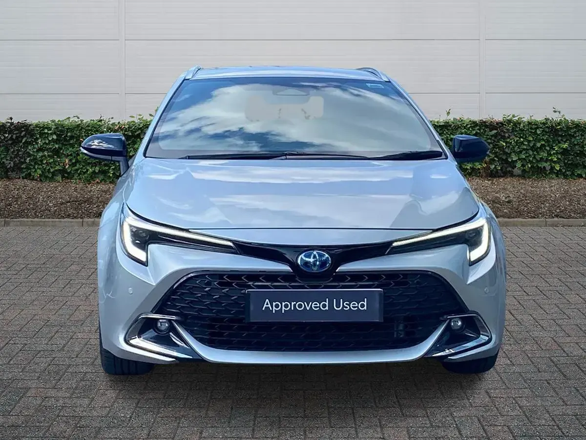Used Toyota Corolla Design 140 HP (102 kW) 2025 Silver Estate