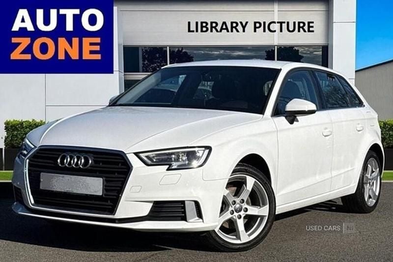 Begagnad Audi A3 Sport 150 HK (110 kW) 2019 Vit Sedan