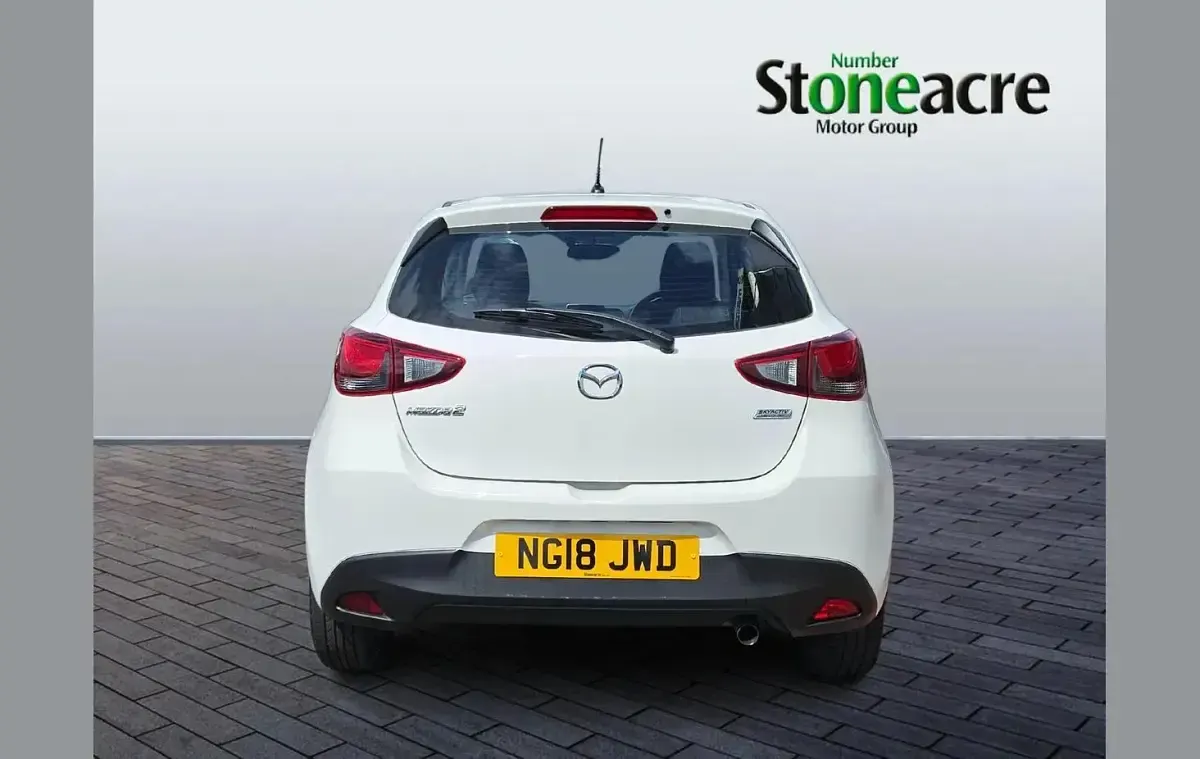 Used Mazda 2 75 HP (55 kW) 2018 White Hatchback