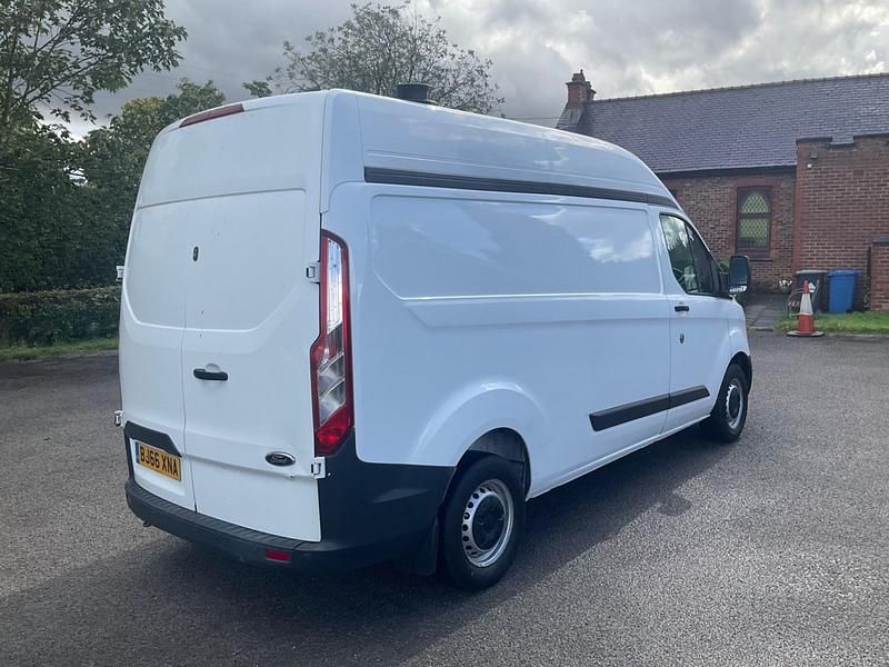 Used Ford Transit Custom 105 HP (77 kW) 2016 White Van