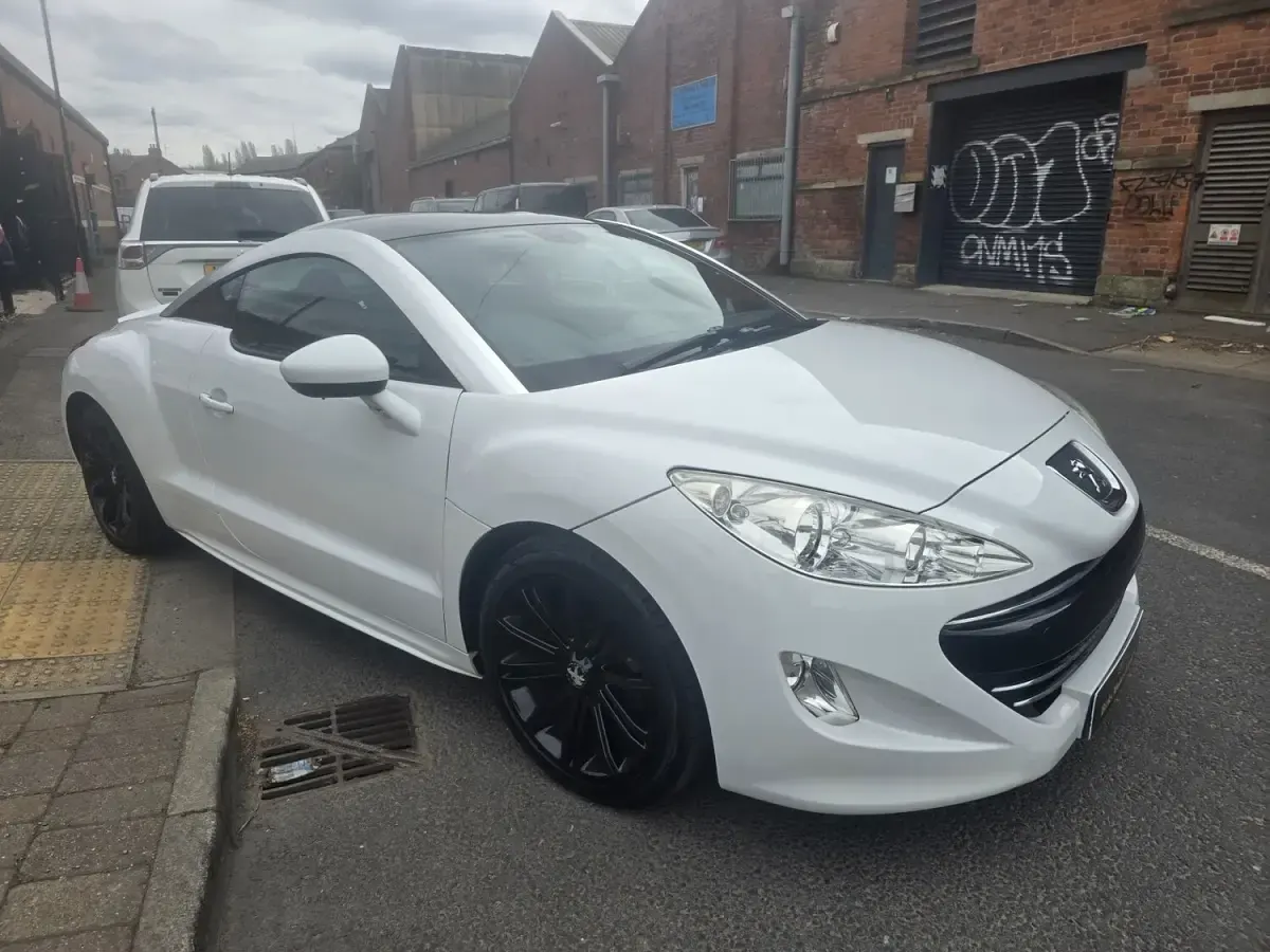 Used Peugeot RCZ Sport 156 HP (114 kW) 2012 White Coupe