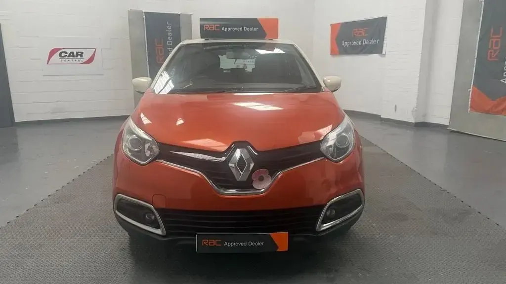 Usado Renault Captur Dynamique 90 CV (66 kW) 2015 Naranja SUV