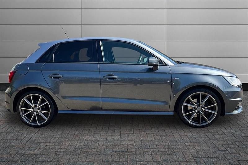 Usado Audi A1 Black Edition 150 HP (110 kW) 2018 Cinzento Citadino