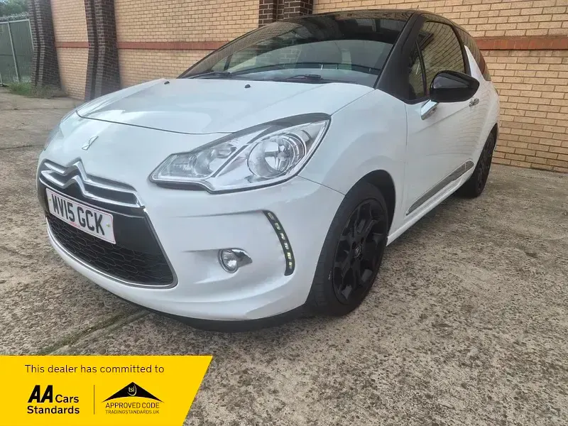 Used Citroën DS3 PureTech 2015 White Hatchback