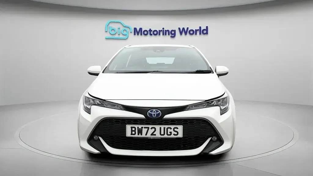 Usado Toyota Corolla 140 CV (102 kW) 2023 Blanco Familiar