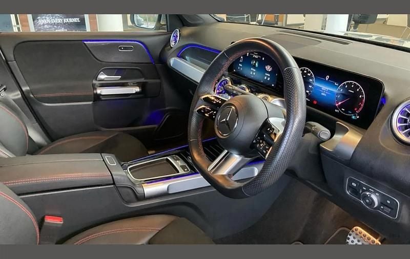 Used Mercedes GLB200 Executive 161 HP (118 kW) 2025 Silver SUV