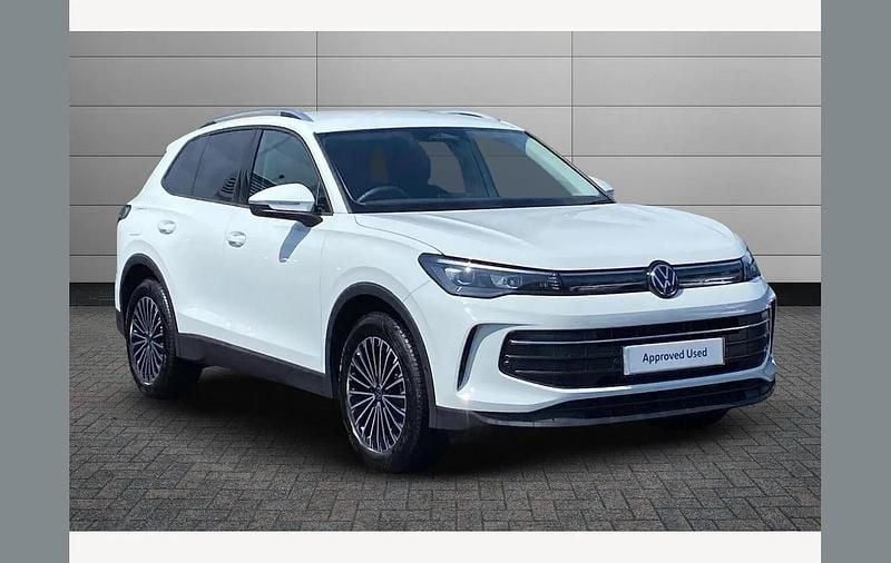 White Used 2024 VW Tiguan Match SUV | £28,991 (Fair price) - Image 1/3