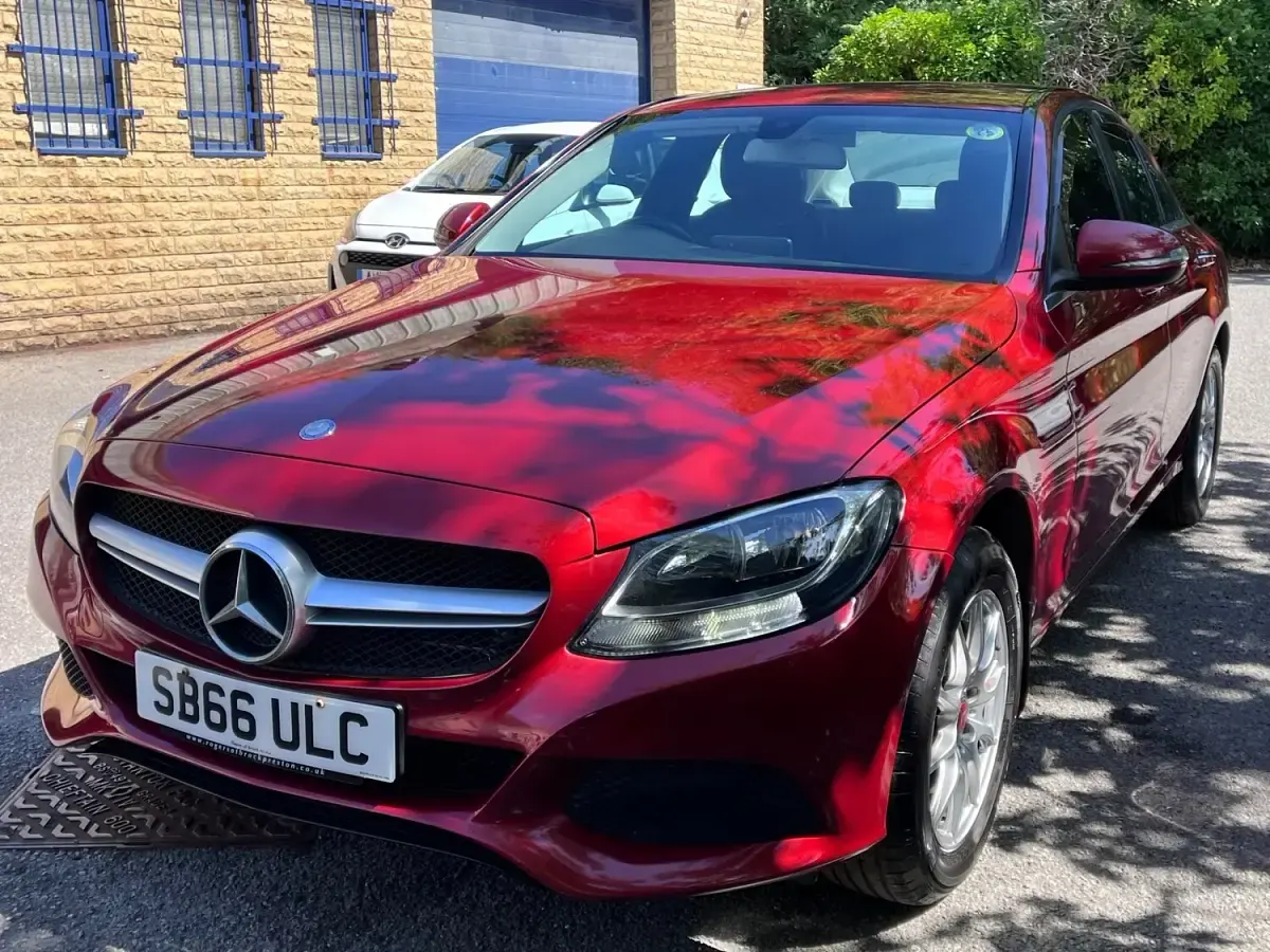 Used Mercedes C200 SE 184 HP (135 kW) 2016 Red Sedan