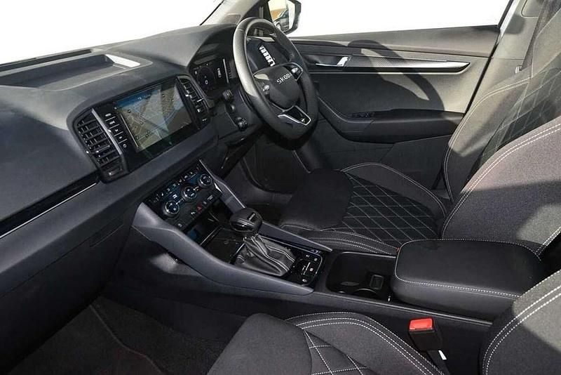 Used Skoda Karoq SportLine 150 HP (110 kW) 2025 Moon white metallic SUV