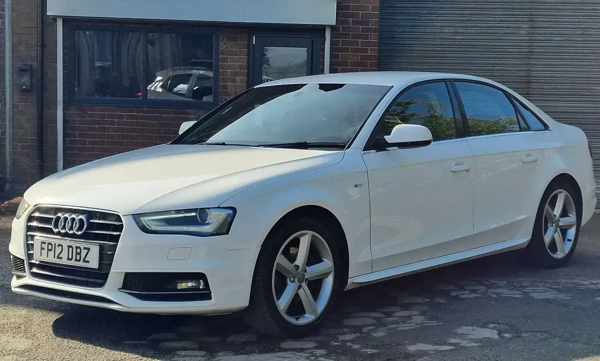 Used Audi A4 S-Line 177 HP (130 kW) 2012 White Sedan