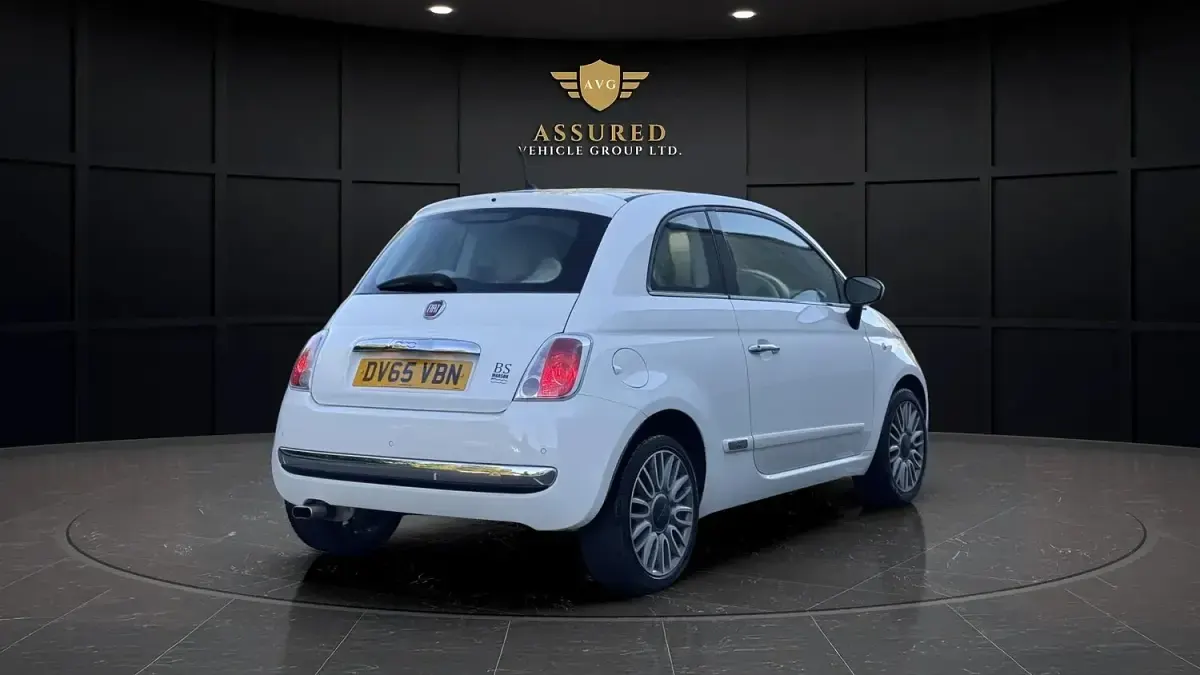 Used Fiat 500 Lounge 69 HP (50 kW) 2015 White Hatchback
