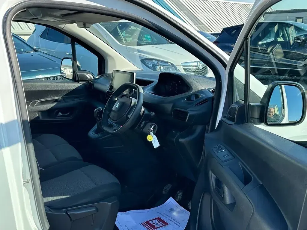 Used Peugeot Partner 101 HP (74 kW) 2019 White MPV