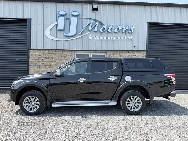 Used Mitsubishi L200 181 HP (133 kW) 2018 Black Pickup