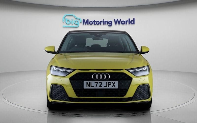 Usado Audi A1 Sportback 110 HP (80 kW) 2022 Amarelo Citadino