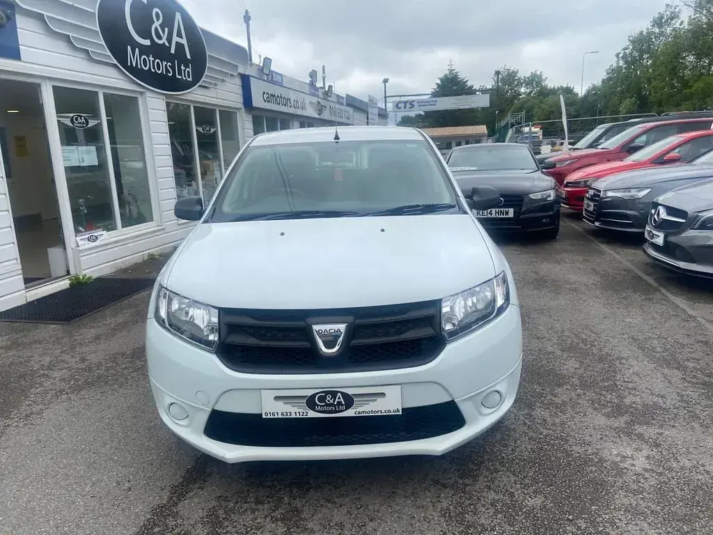 Used Dacia Sandero Ambiance 75 HP (55 kW) 2013 White Hatchback