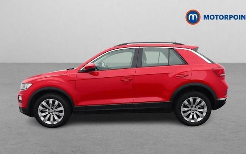 Used VW T-Roc SE 150 HP (110 kW) 2020 Red SUV