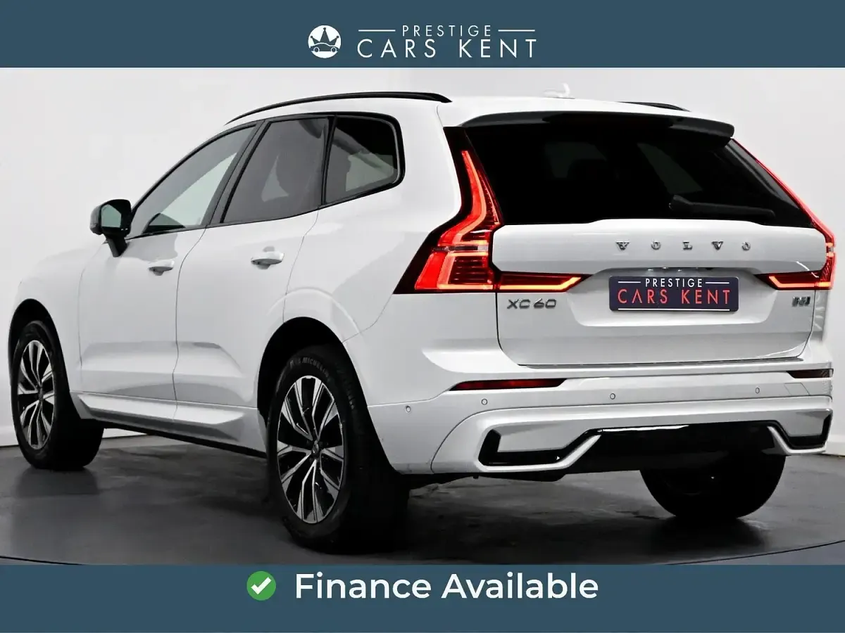Used Volvo XC60 Plus 250 HP (183 kW) 2024 White SUV