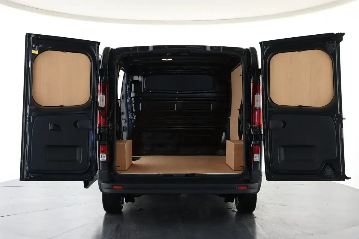 New Renault Trafic 2026 Black
