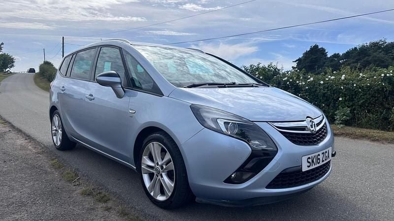 Silver Used 2016 Vauxhall Zafira SRi MPV | £4,995 (Good price) - Image 1/4