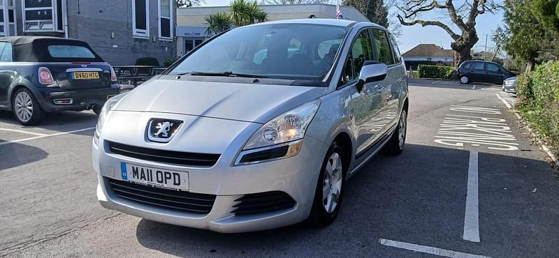 Used Peugeot 5008 2011 Silver MPV