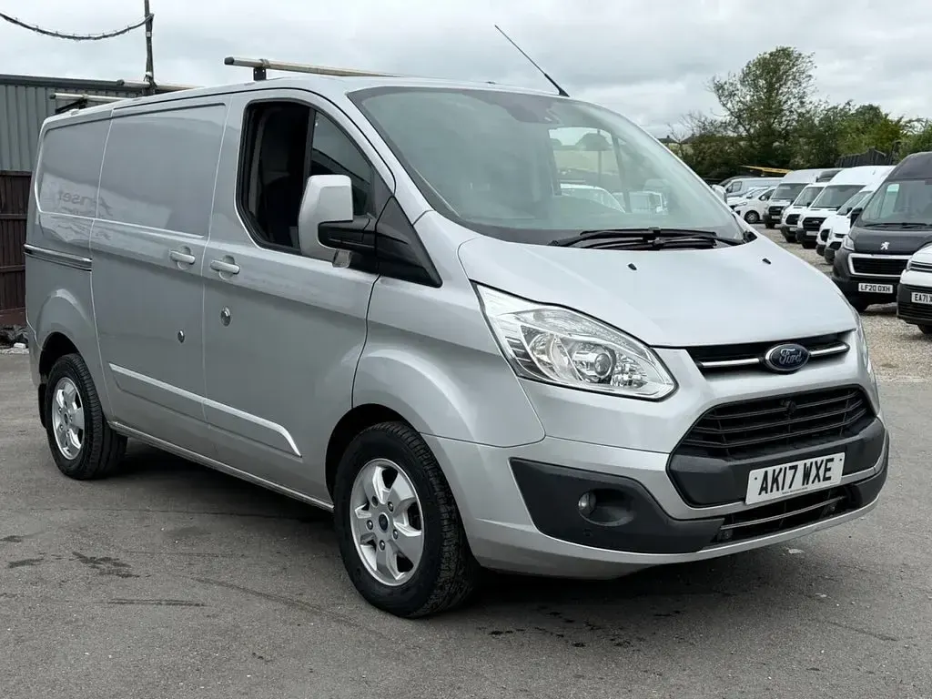 Used Ford Transit Custom Limited 130 HP (95 kW) 2017 Silver Van