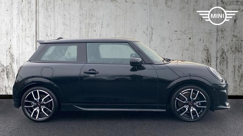 Used Mini Cooper S Hatch 201 HP (147 kW) 2024 Black Hatchback