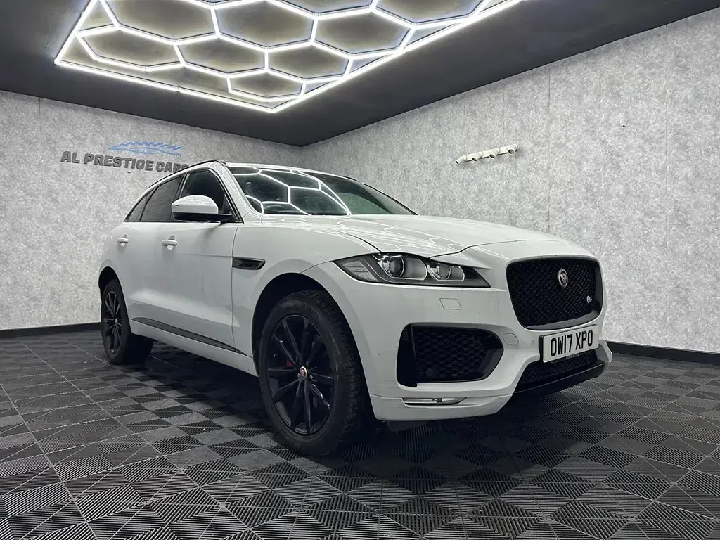Used Jaguar F-Pace S 300 HP (220 kW) 2017 White SUV