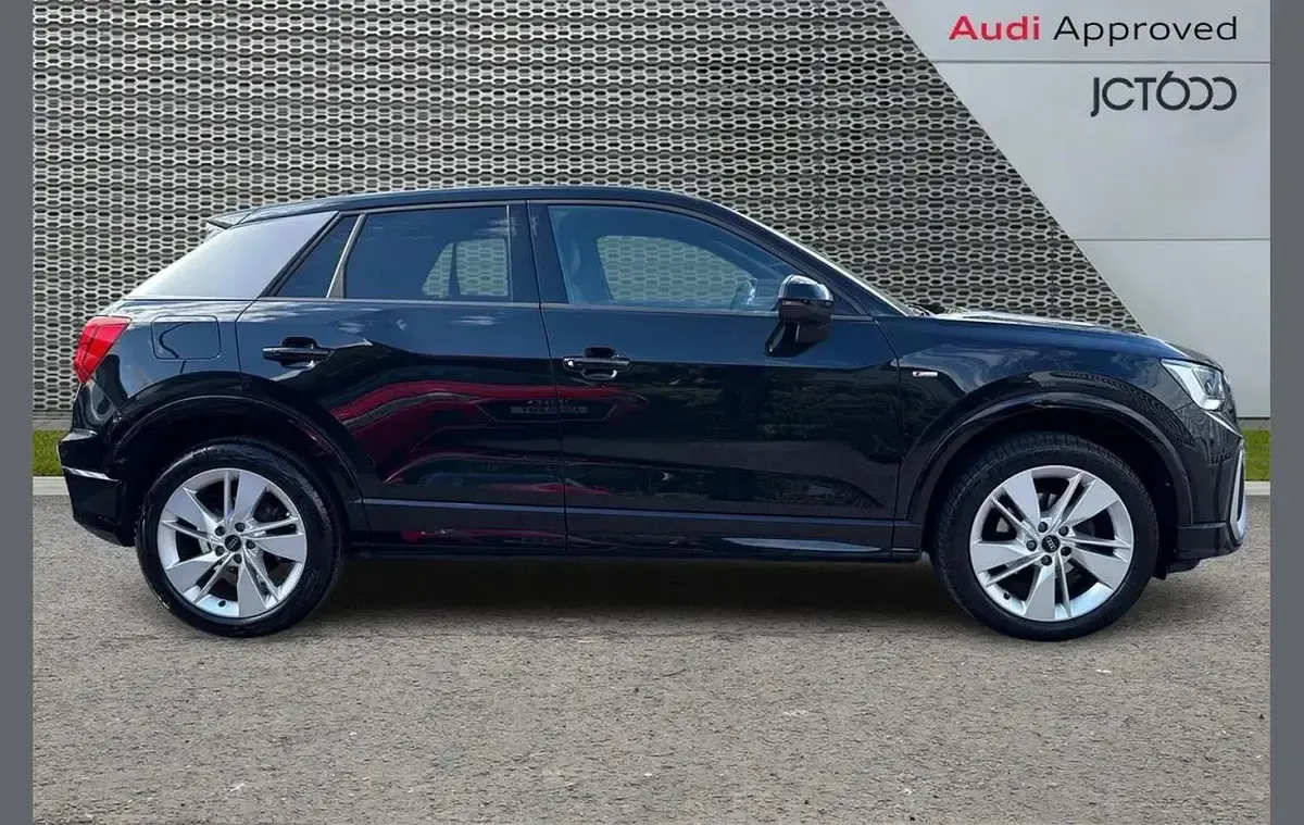 Used Audi Q2 S-Line 147 HP (108 kW) 2024 Black SUV