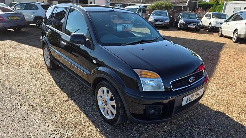Black Used 2011 Ford Fusion Titanium Hatchback | £1,995 (Good price) - Image 1/4