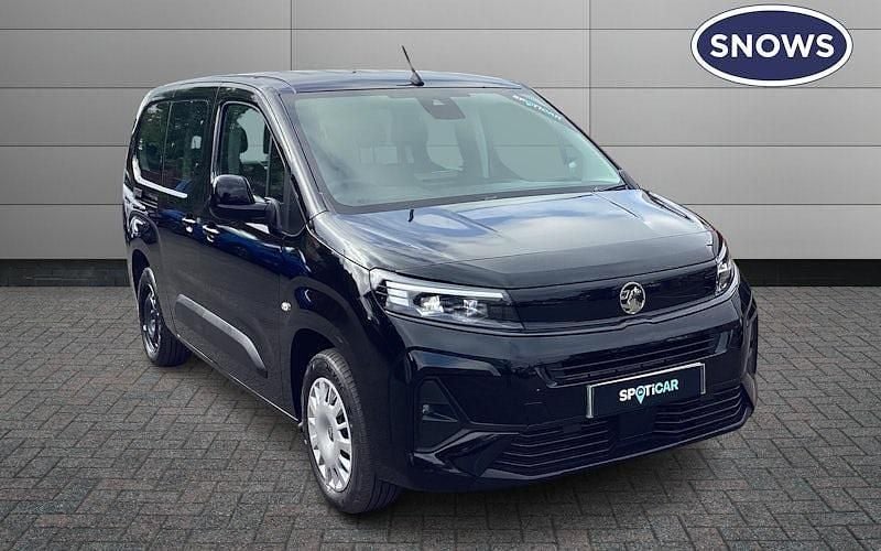 Used 2026 Vauxhall Combo Design Edition MPV | £17,740 (Fair price) - Image 1/4