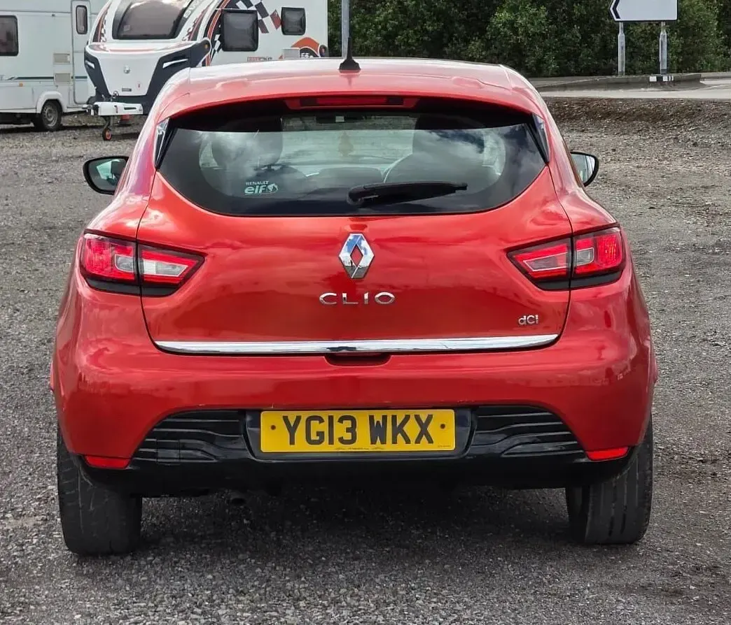 Used Renault Clio Dynamique 90 HP (66 kW) 2013 Red Hatchback