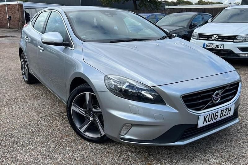 Used 2016 Volvo V40 R-Design Hatchback | £6,321 (Good price) - Image 1/1