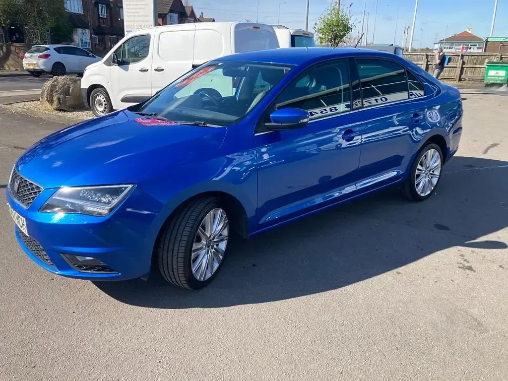 Begagnad Seat Toledo XCELLENCE 110 HK (80 kW) 2017 Blå Halvkombi