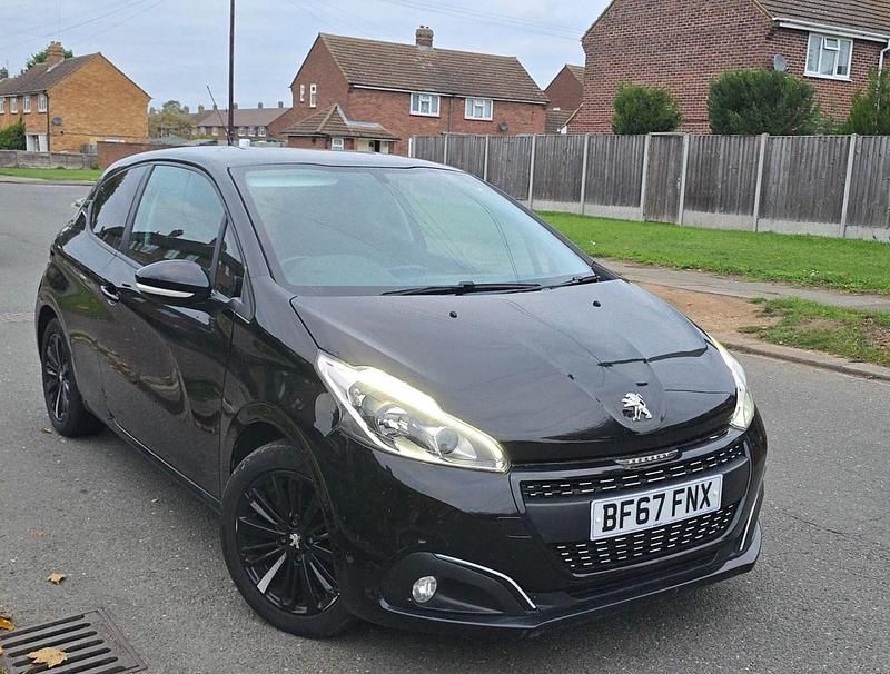 Used Peugeot 208 2017 Black Hatchback
