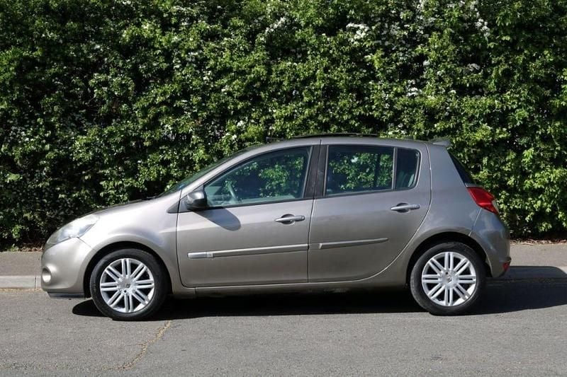 Used Renault Clio II Initiale 2010 Beige Hatchback