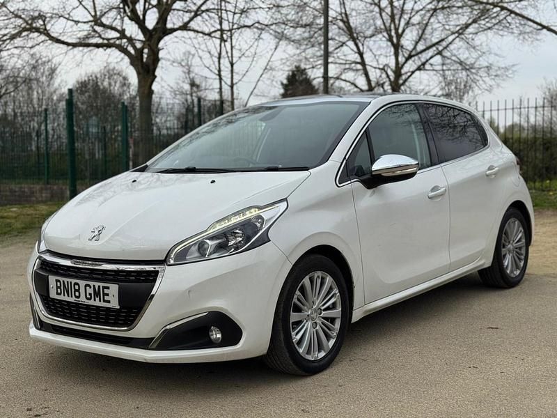 Used Peugeot 208 Allure 2018 White Hatchback