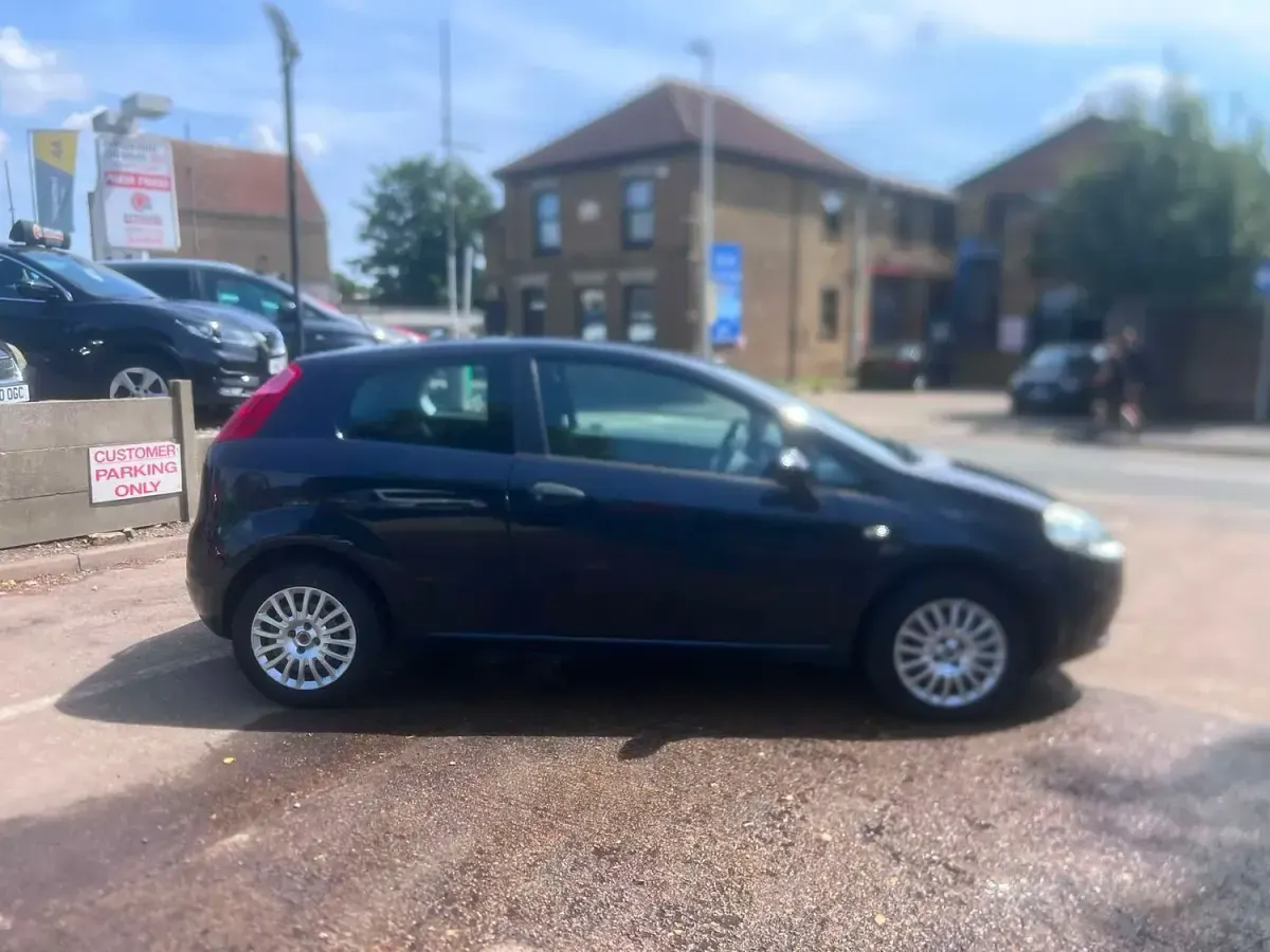 Used Fiat Grande Punto Active 77 HP (56 kW) 2009 Blue Hatchback