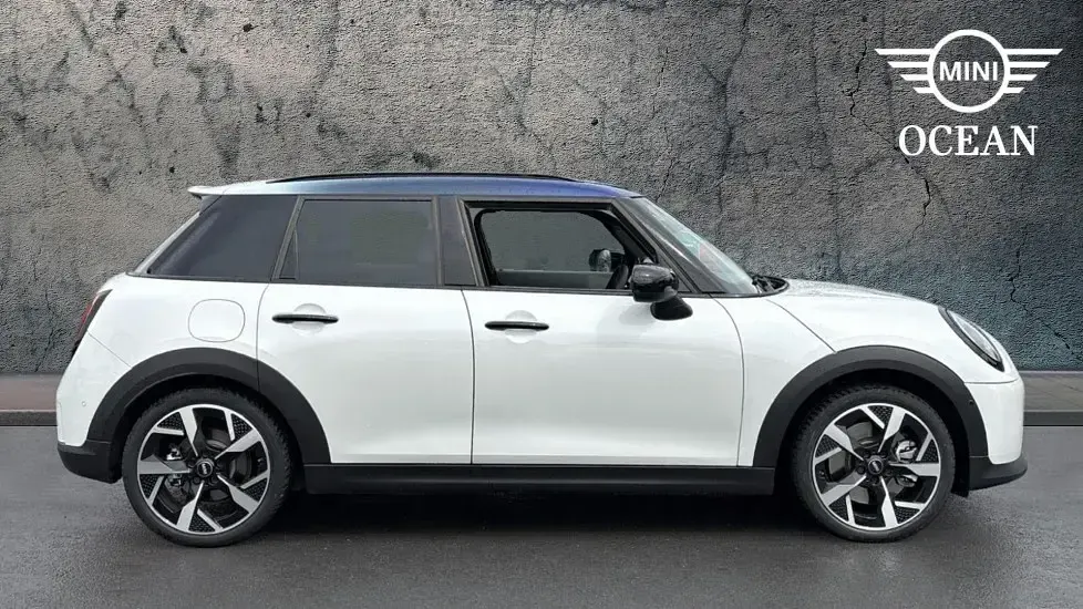 Used Mini Cooper S Hatch 201 HP (147 kW) 2025 White Hatchback
