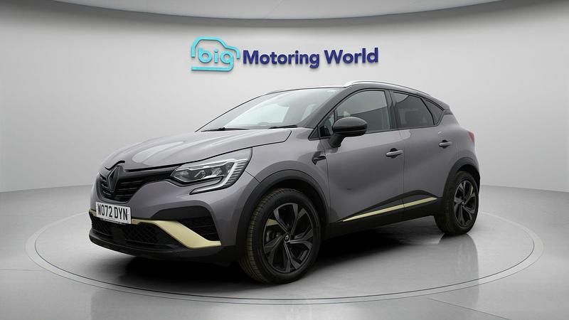 Used Renault Captur Engineered 141 HP (103 kW) 2023 Grey/black SUV