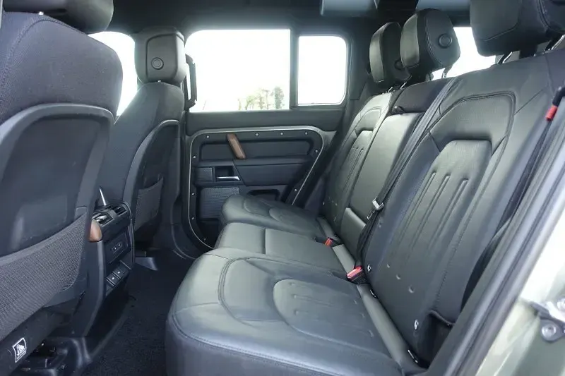 Używany Land Rover Defender 2023 Zielony SUV
