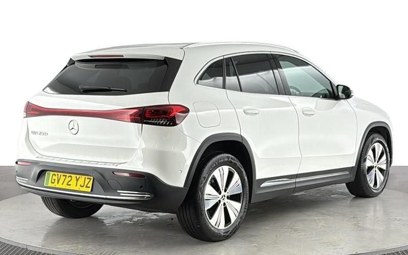 Used Mercedes EQA250+ 139 kW (190 HP) 2022 White SUV