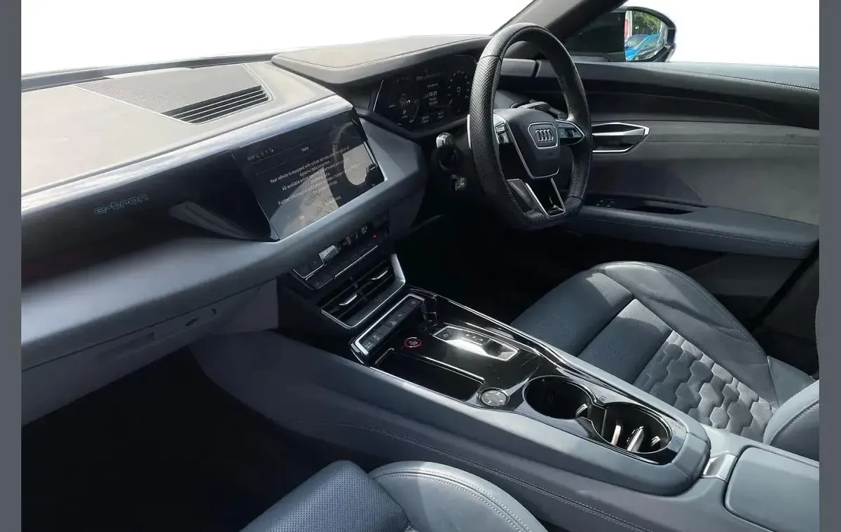 Used Audi e-tron GT quattro Comfort 475 kW (646 HP) 2023 Grey Sedan