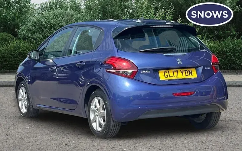 Used Peugeot 208 Active 82 HP (60 kW) 2017 Blue Hatchback