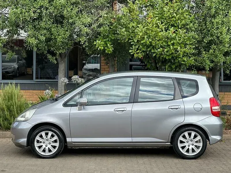 Used Honda Jazz SE 81 HP (59 kW) 2008 Silver Hatchback